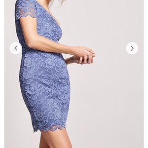 Lace Off-the-Shoulder Bodycon Dress
Details